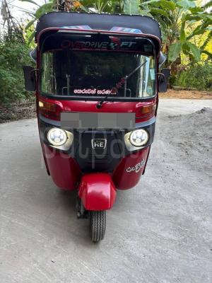 Bajaj Three Wheel 2015