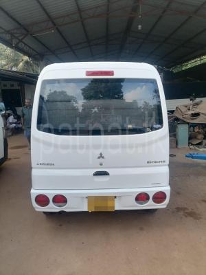 Mitsubishi Minicab 2003