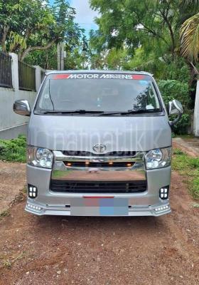 Toyota Hiace 2007 - பயன்படுத்தப்பட்டது வேன் sale in Sri Lanka - patpat.lk