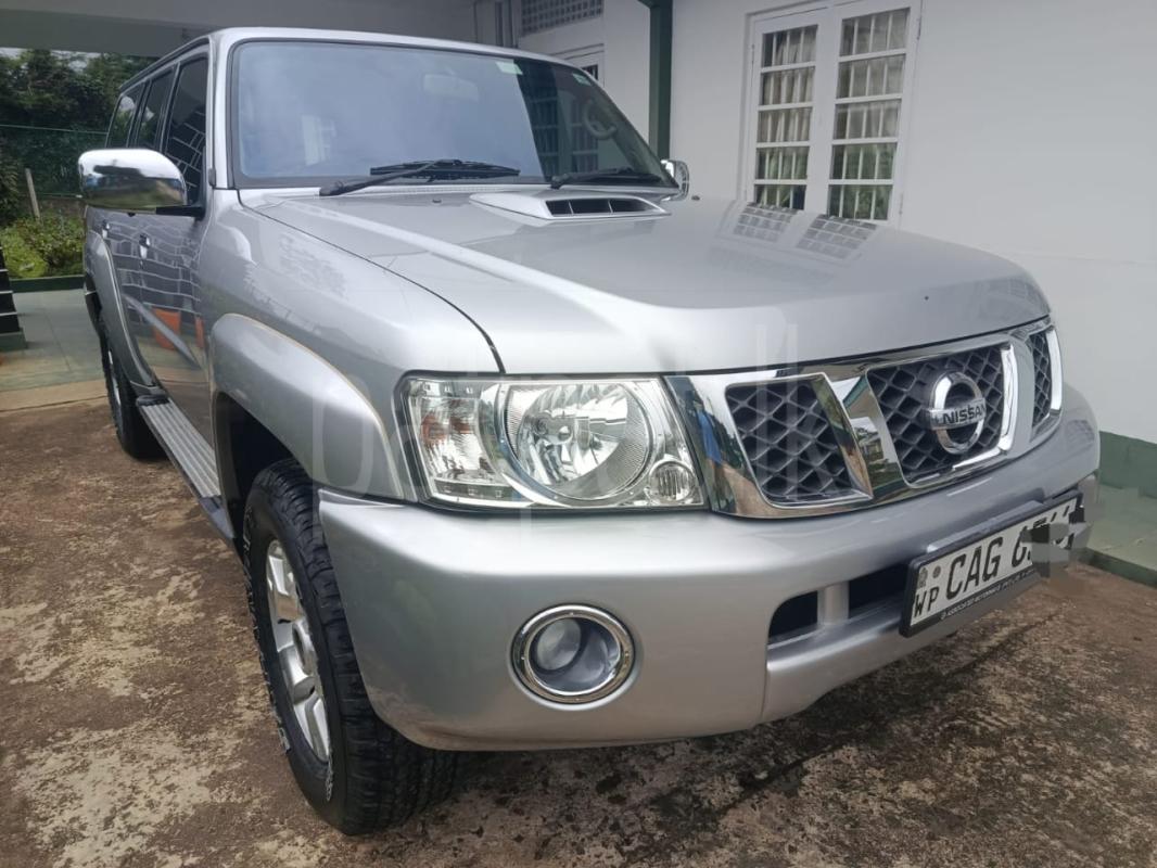 Nissan Patrol 2015 - භාවිතා කරන ලද SUV රථය sale in Sri Lanka - patpat.lk