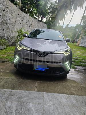 Toyota CHR 2017 - Used SUV sale in Sri Lanka - patpat.lk