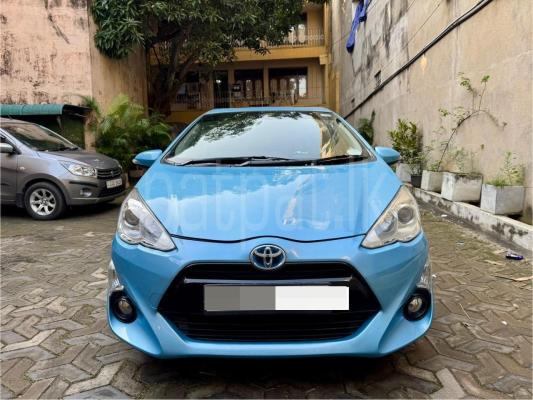 Toyota Aqua 2015 - பயன்படுத்தப்பட்டது கார் sale in Sri Lanka - patpat.lk