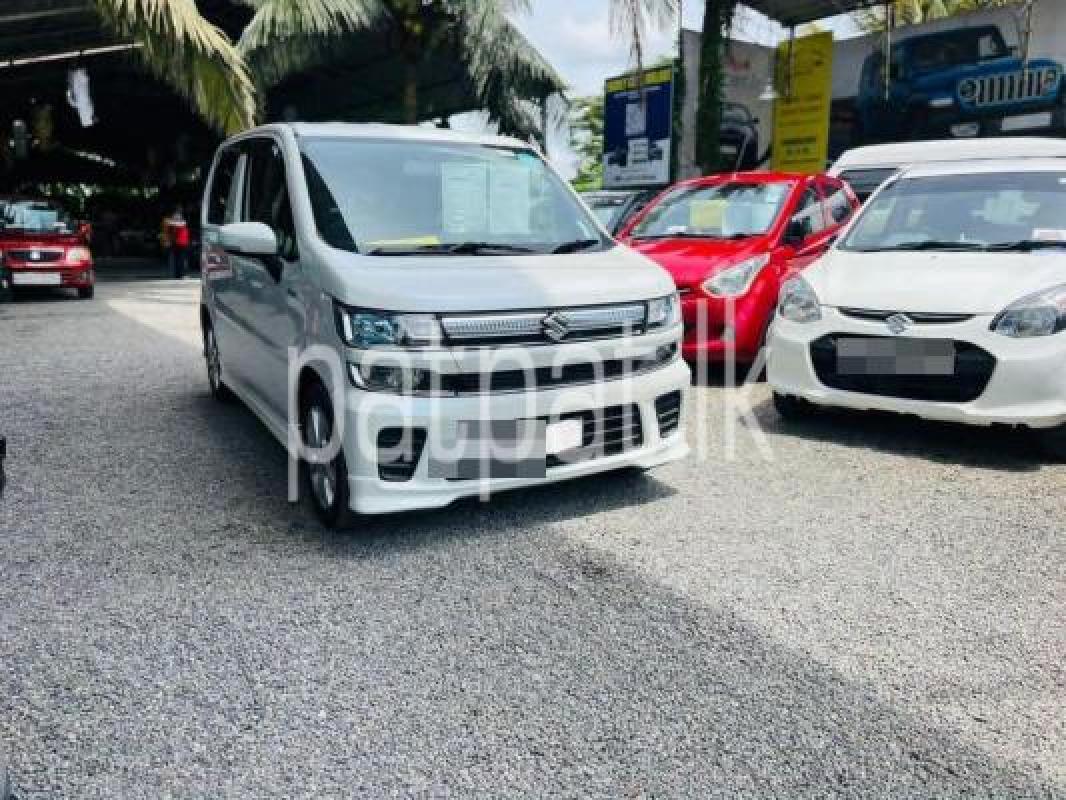 Suzuki Wagon R 2018 -  කාර් sale in Sri Lanka - patpat.lk