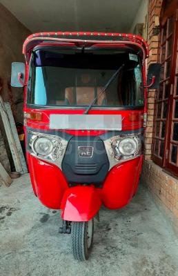 Bajaj Three Wheel 2016