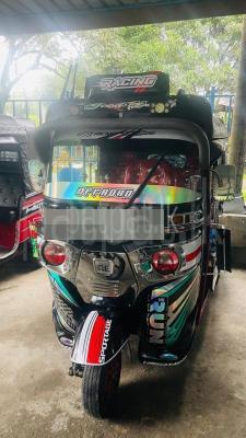Bajaj Three Wheel 2014