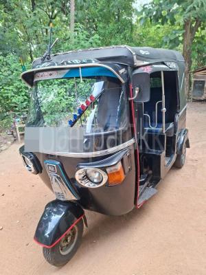 Bajaj Three Wheel 2011