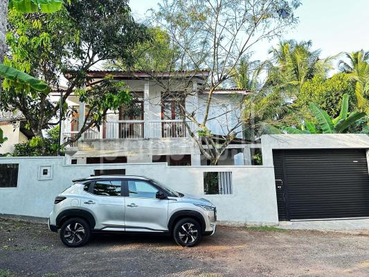 House for Sale in Athurugiriya