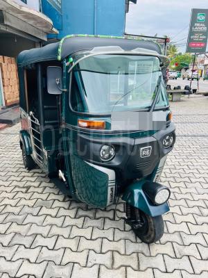 Bajaj Three Wheel 2015