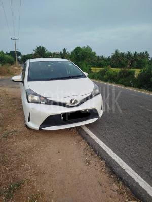 Toyota Vitz 2015 -  කාර් sale in Sri Lanka - patpat.lk