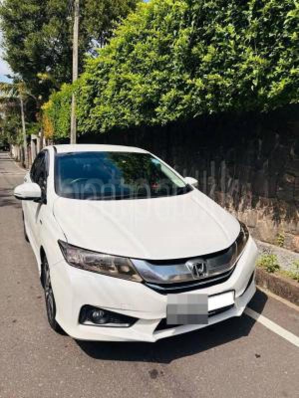 Honda Grace 2015 -  Car sale in Sri Lanka - patpat.lk