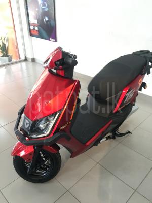 Yadea T5 2025 - சான்றளிக்கப்பட்டது பைக் sale in Sri Lanka - patpat.lk