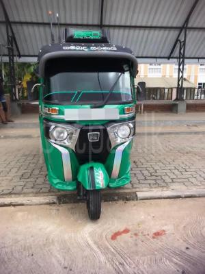 Bajaj Three Wheel 2016