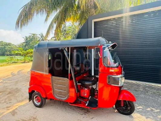 Bajaj Three Wheel 2014
