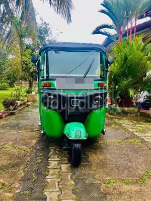 Bajaj Three Wheel 2015
