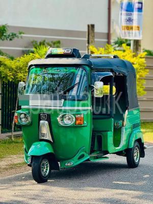Bajaj Three Wheel 2013
