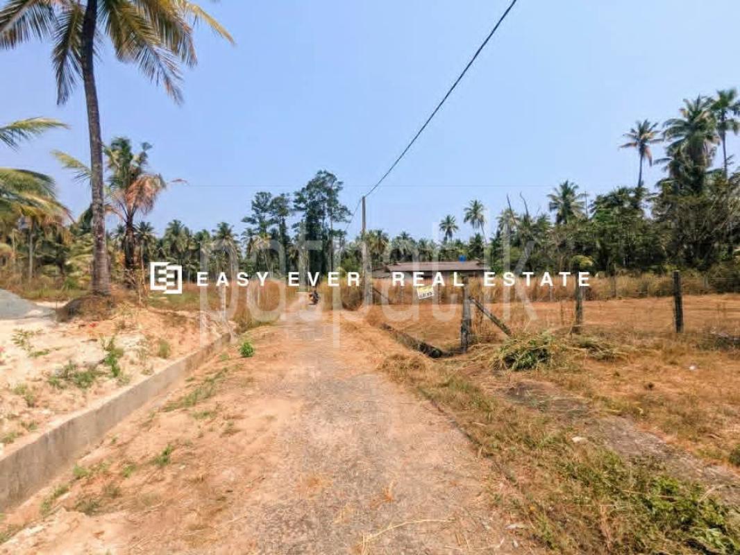 Residential Land for Sale in Mirigama