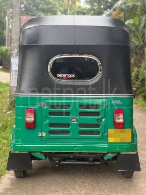 Bajaj 4 stroke 2015 - Used Three wheeler sale in Sri Lanka - patpat.lk