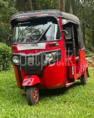 Bajaj Three Wheel 2018