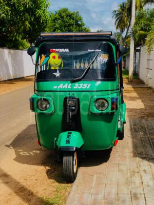Bajaj Three Wheel 2013