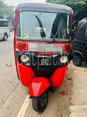 Bajaj Three Wheel 2015