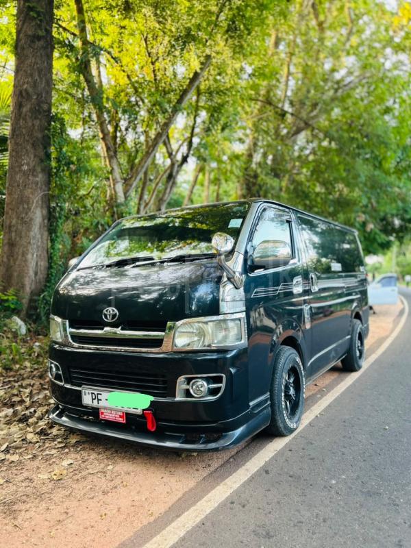 Toyota Hiace 2004 - භාවිතා කරන ලද වෑන් රථය sale in Sri Lanka - patpat.lk
