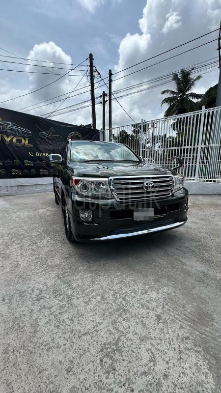 Toyota Land Cruiser 2011 -  SUV sale in Sri Lanka - patpat.lk