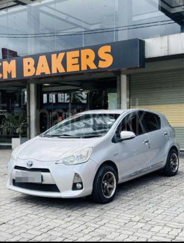 Toyota Aqua 2013 -  කාර් sale in Sri Lanka - patpat.lk