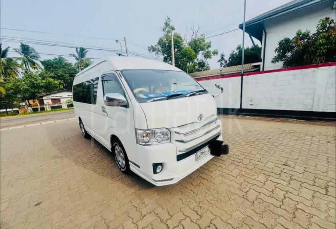 Toyota Hiace 2015 -  වෑන් රථය sale in Sri Lanka - patpat.lk