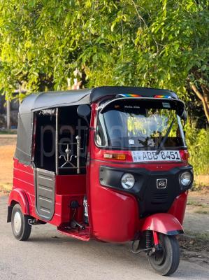 Bajaj Three Wheel 2015