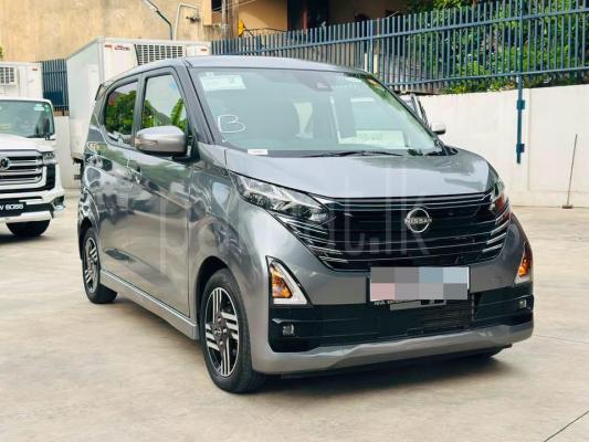 Nissan DAYZ HIGHWAY STAR 2023 -  Car sale in Sri Lanka - patpat.lk