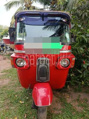 Bajaj Three Wheel 2011