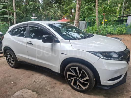 Honda Vezel 2017 - භාවිතා කරන ලද SUV රථය sale in Sri Lanka - patpat.lk
