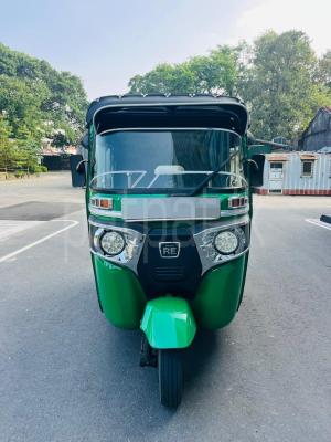 Bajaj Three Wheel 2015