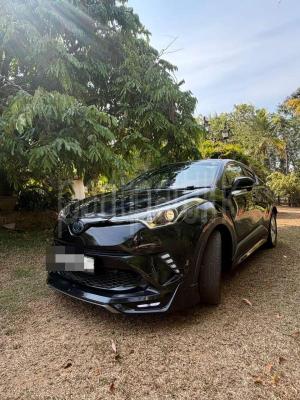 Toyota CHR 2017 - Used SUV sale in Sri Lanka - patpat.lk