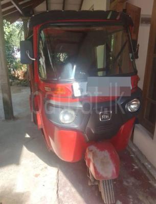 Bajaj Three Wheel 2013