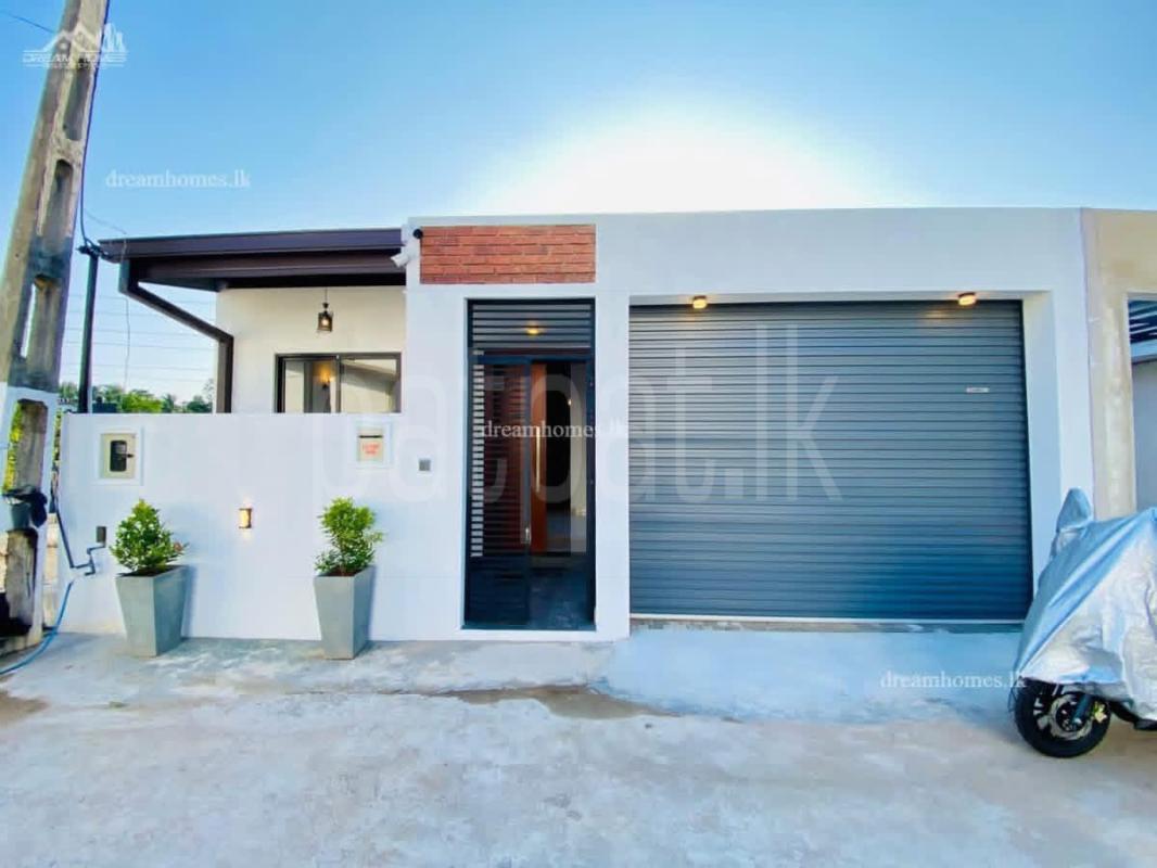 House for Sale in Athurugiriya