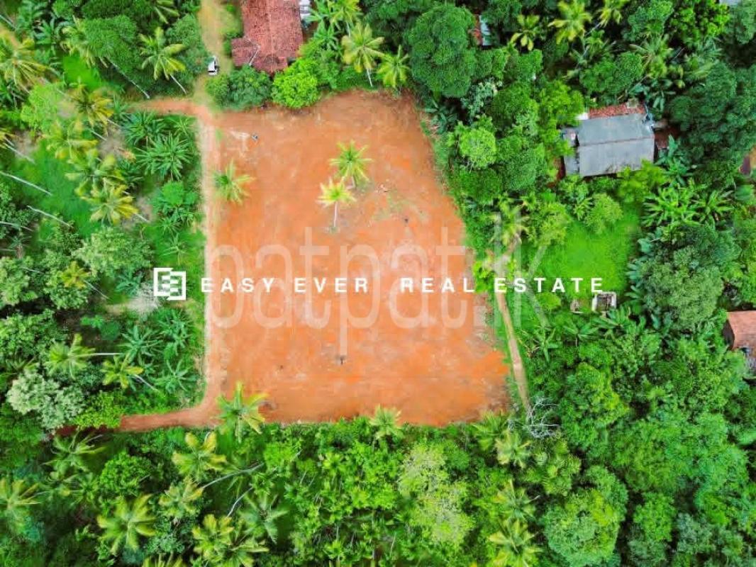 Residential Land for Sale in Mirigama
