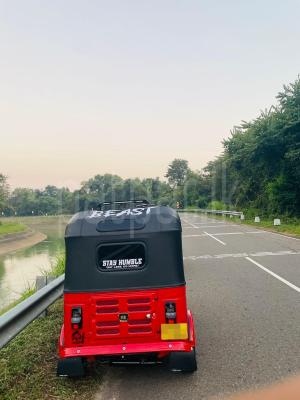 Bajaj Three Wheel 2016