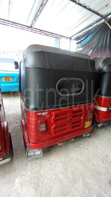 Bajaj Three Wheel 2018