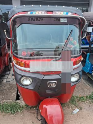 Bajaj Three Wheel 2016