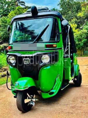 Bajaj Three Wheel 2013