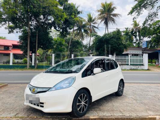 Honda FIT HYBRID 2011 - பயன்படுத்தப்பட்டது கார் sale in Sri Lanka - patpat.lk