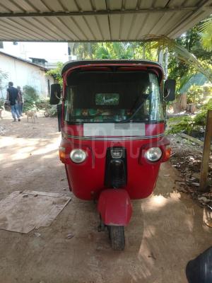 Bajaj Three Wheel 2015