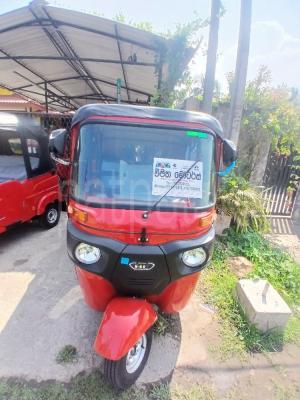 Bajaj Three Wheel 2025
