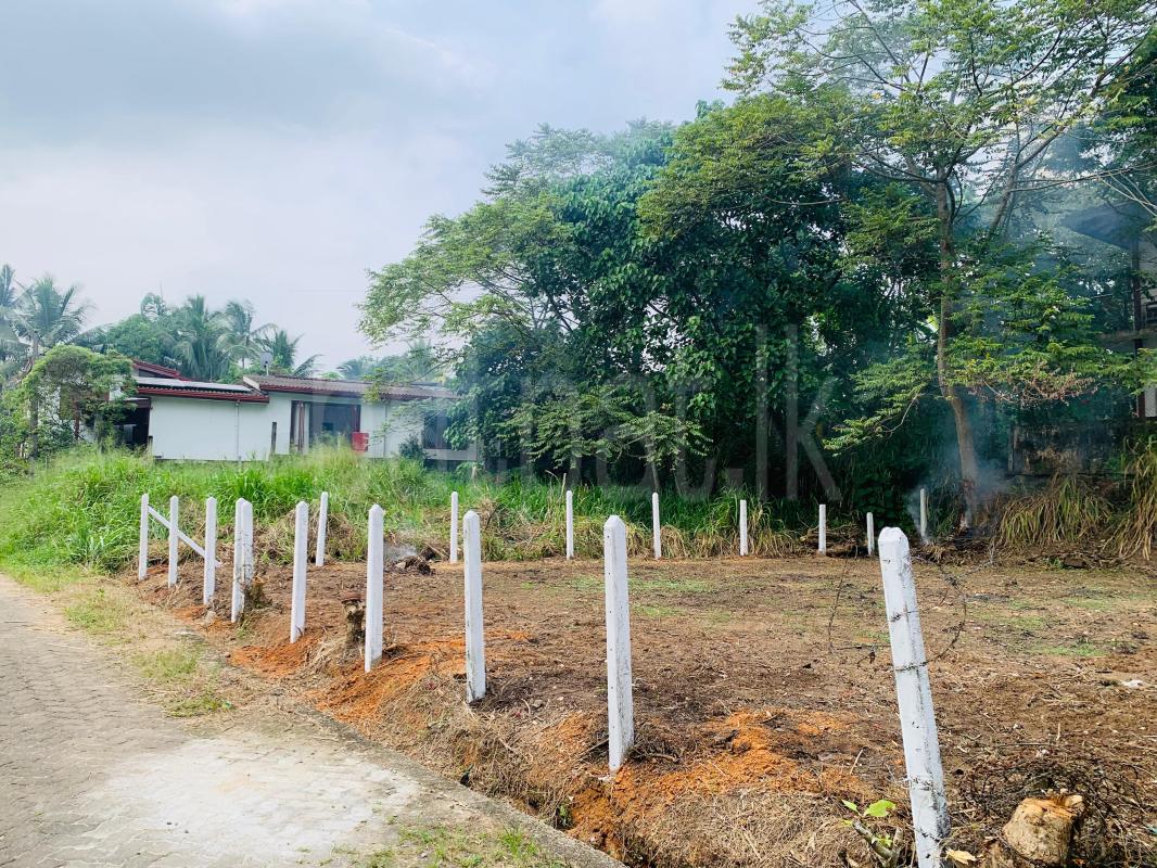 Residential Land for Sale in Athurugiriya