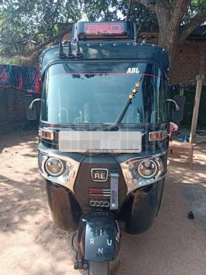 Bajaj Three Wheel 2016
