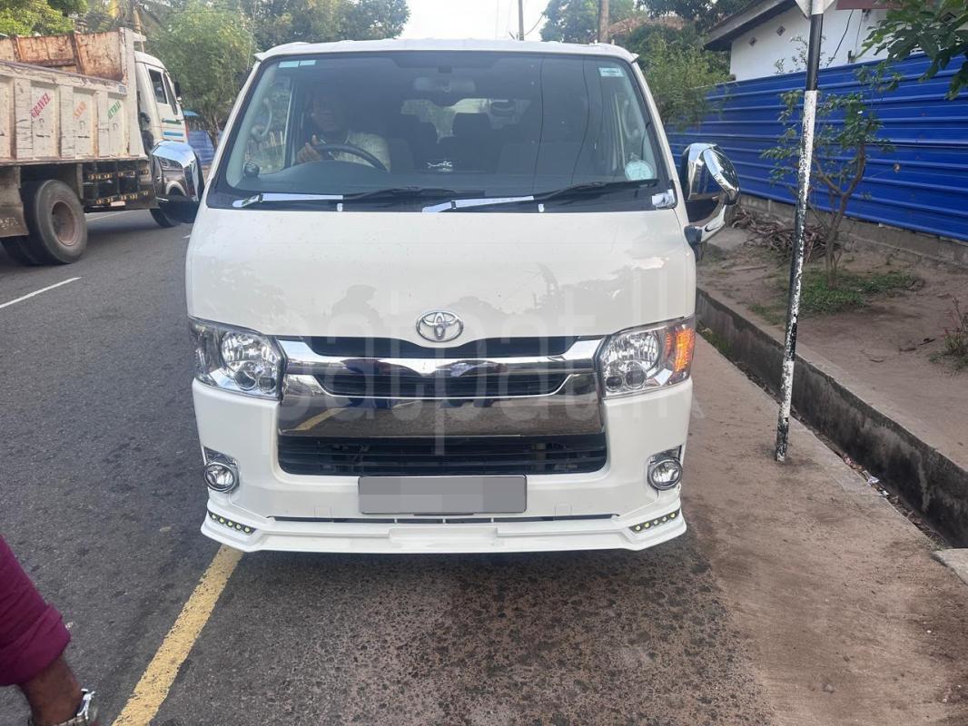 Toyota Hiace 2015 - Used Van sale in Sri Lanka - patpat.lk