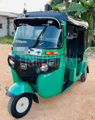 Bajaj Three Wheel 2016
