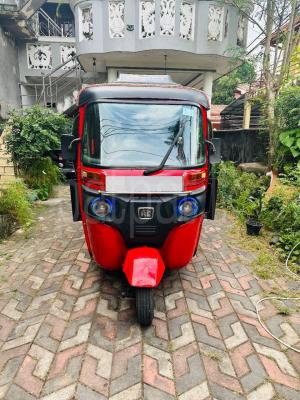 Bajaj Three Wheel 2015