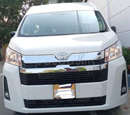 Toyota Commuter 2025